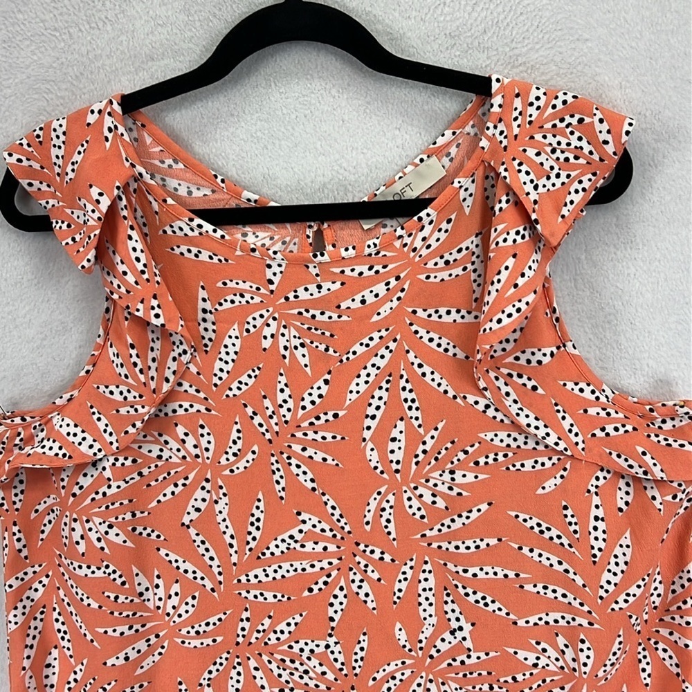 LOFT Women’s Top Blouse Tank Top Sz L Peach/Black/White Rayon Ruffled EUC - Picture 3 of 8